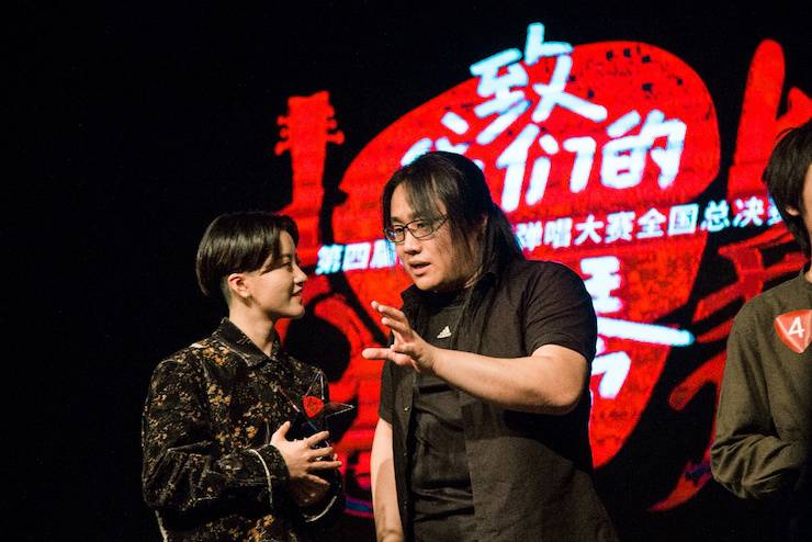 第四届“金沙js93252吉他女声弹唱大赛”总冠军出炉<br />温格夺冠，董冬冬担任评委