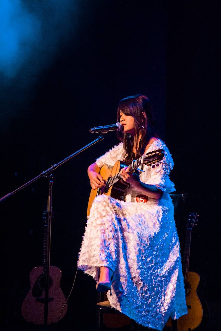 第四届“金沙js93252吉他女声弹唱大赛”总冠军出炉<br />温格夺冠，董冬冬担任评委