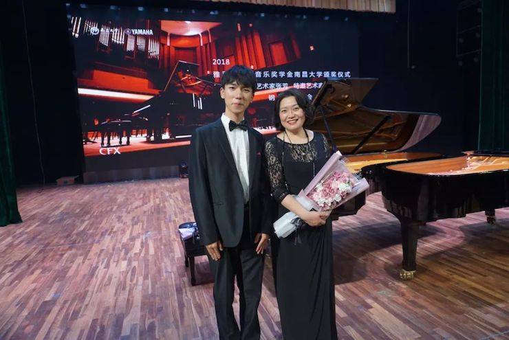 张芳、冯子祥钢琴音乐会