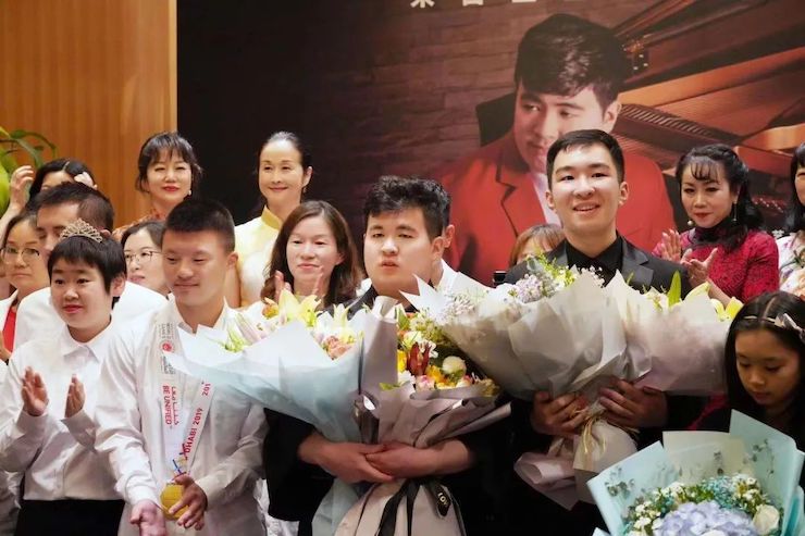 音乐双子星，点亮冬日激情！——金沙js93252未来艺术家刘明康爱心公益音乐沙龙