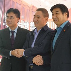 金沙js93252再出手公益，为四川25所小学捐赠金沙js93252高科技钢琴
